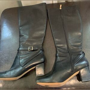 Trotters Women’s Black Leather Fashion Boots, Full Side-Zip, 2” Heel; Size 8